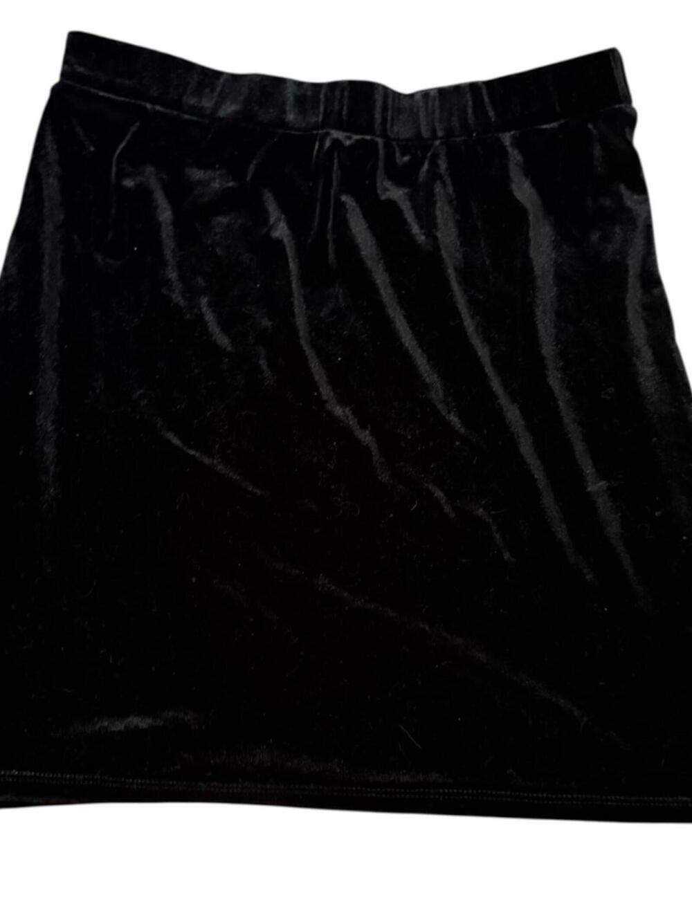 Fashion Nova Black Velvet Mini Skirt Women’s Large